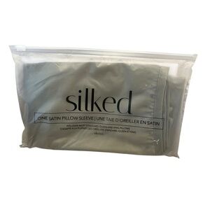 NWT Silked Satin Pillow Sleeve Sage Green